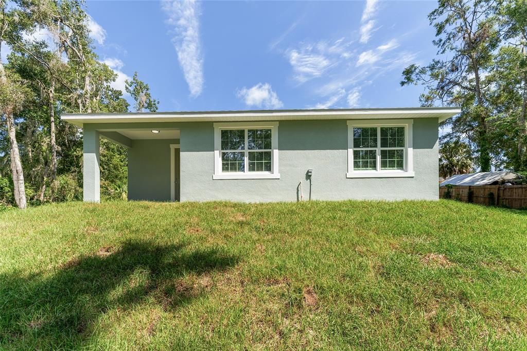 Под контрактом: $340,000 (4 спален, 3 ванн, 2069 Квадратных фут)