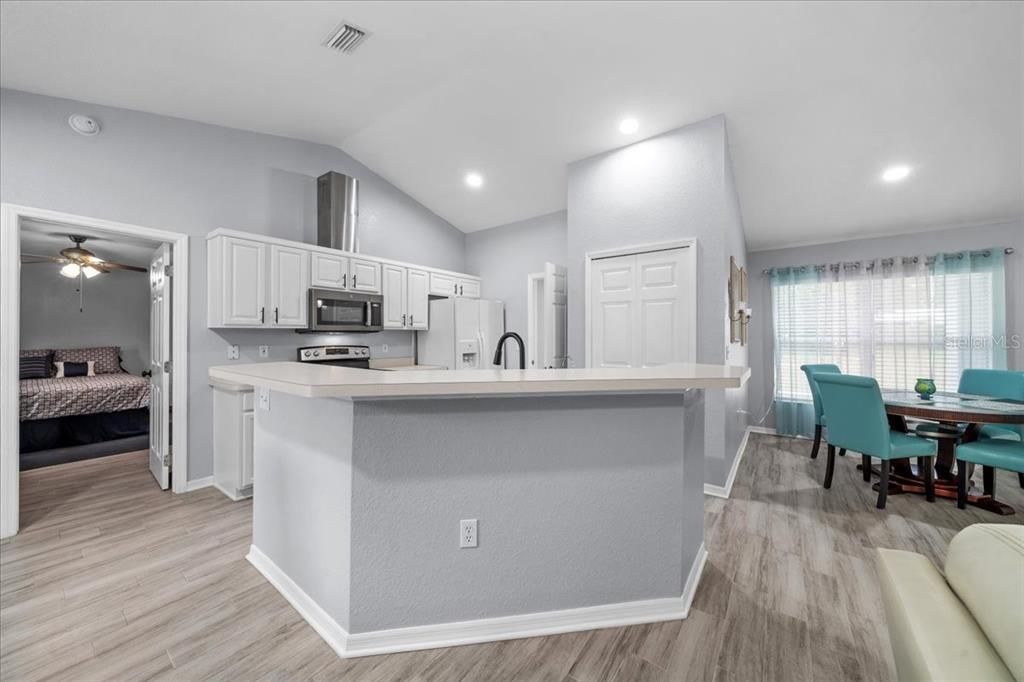 For Sale: $240,900 (3 beds, 2 baths, 1362 Square Feet)