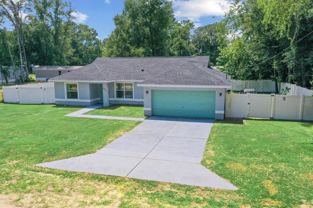 For Sale: $240,900 (3 beds, 2 baths, 1362 Square Feet)