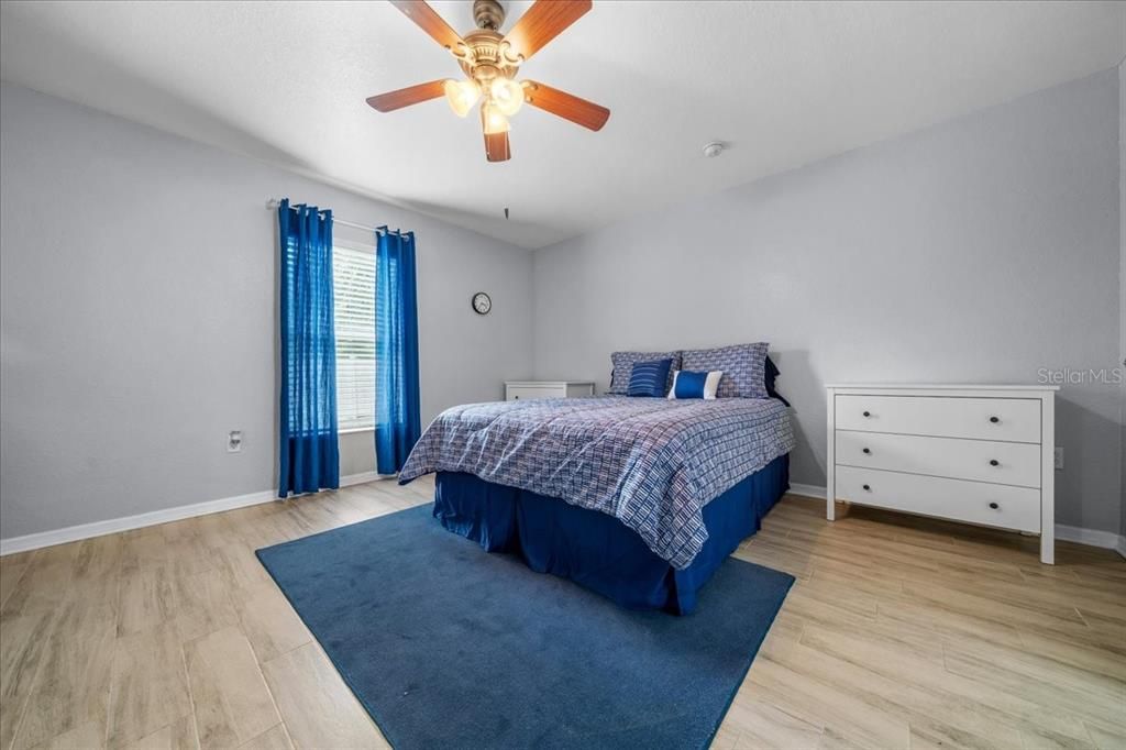 For Sale: $240,900 (3 beds, 2 baths, 1362 Square Feet)