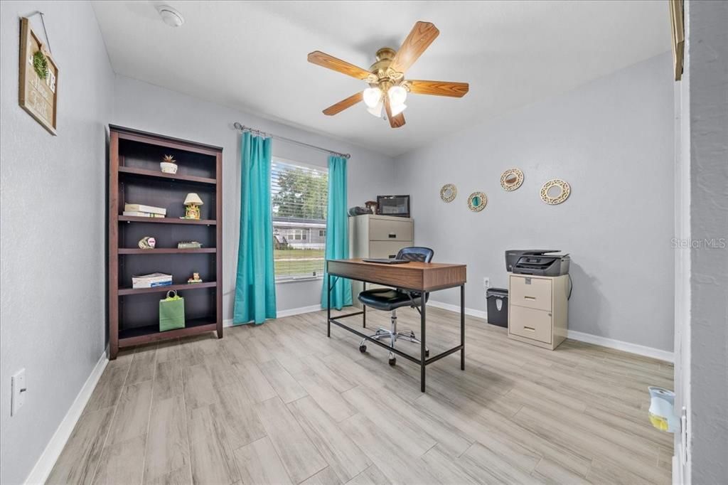 For Sale: $240,900 (3 beds, 2 baths, 1362 Square Feet)