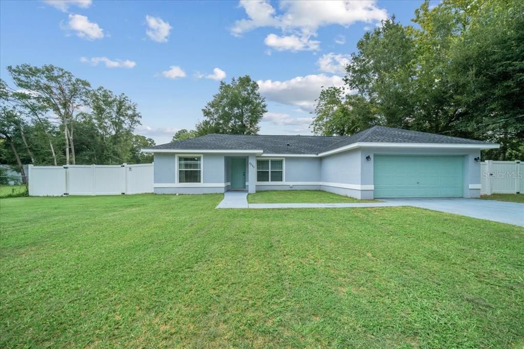 For Sale: $240,900 (3 beds, 2 baths, 1362 Square Feet)