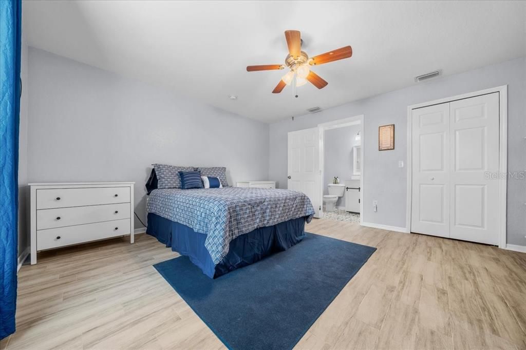 For Sale: $240,900 (3 beds, 2 baths, 1362 Square Feet)