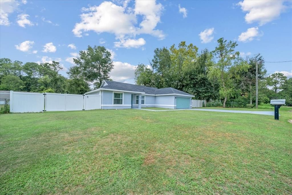 For Sale: $240,900 (3 beds, 2 baths, 1362 Square Feet)