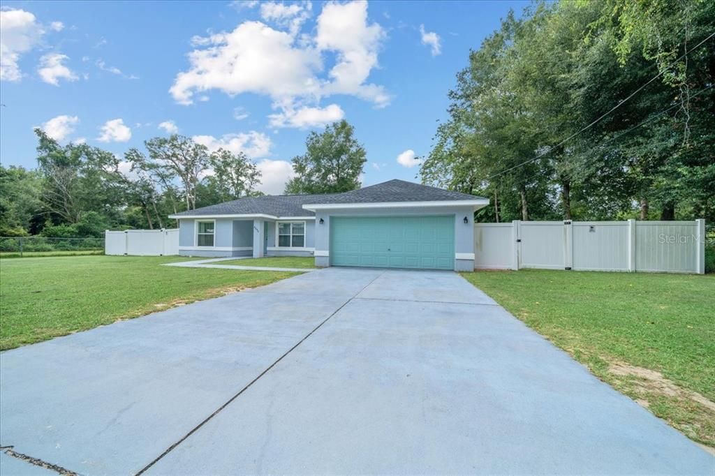 For Sale: $240,900 (3 beds, 2 baths, 1362 Square Feet)