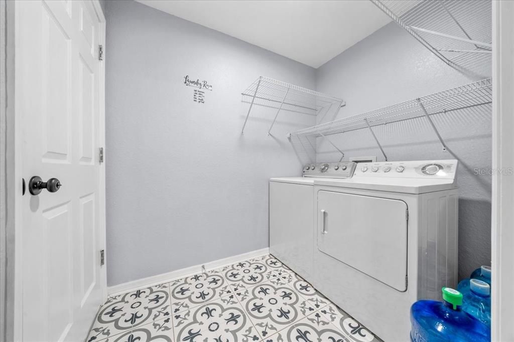 For Sale: $240,900 (3 beds, 2 baths, 1362 Square Feet)