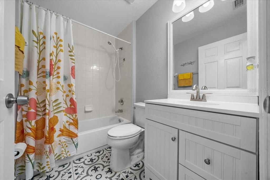 For Sale: $240,900 (3 beds, 2 baths, 1362 Square Feet)