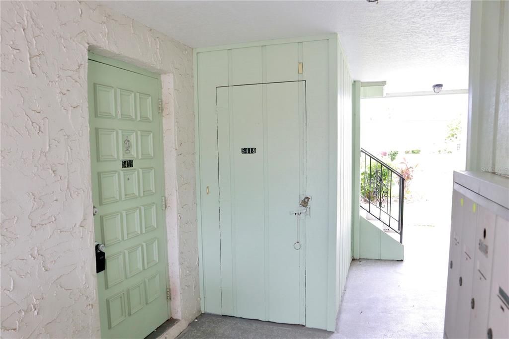 待售: $115,900 (1 贝兹, 1 浴室, 888 平方英尺)