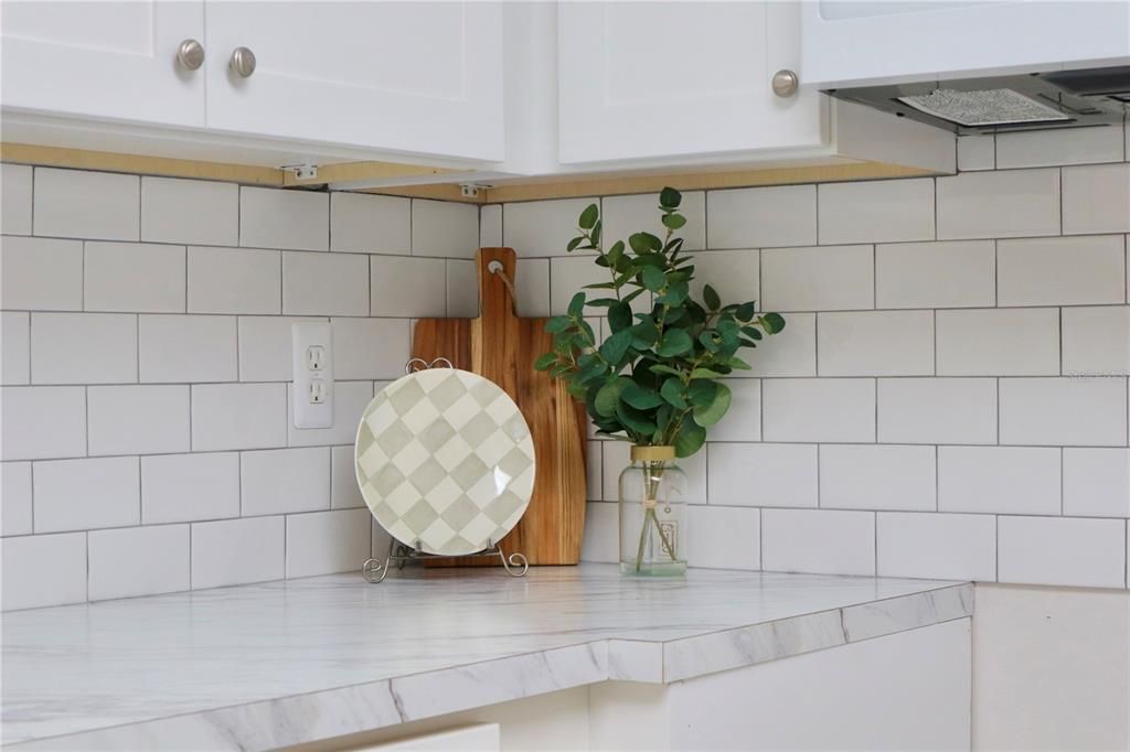 待售: $115,900 (1 贝兹, 1 浴室, 888 平方英尺)