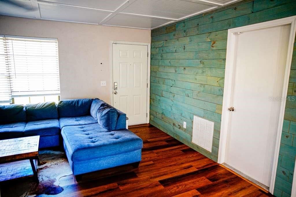 待售: $289,000 (3 贝兹, 2 浴室, 1128 平方英尺)