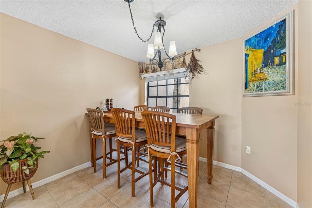 Active With Contract: $385,000 (3 beds, 2 baths, 1402 Square Feet)
