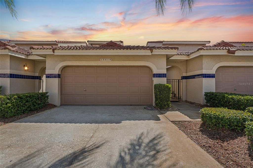 Active With Contract: $385,000 (3 beds, 2 baths, 1402 Square Feet)