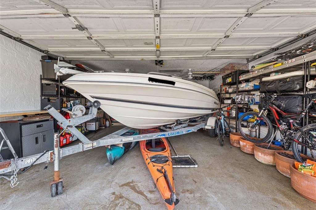 Active With Contract: $385,000 (3 beds, 2 baths, 1402 Square Feet)