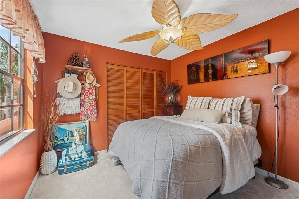 Active With Contract: $385,000 (3 beds, 2 baths, 1402 Square Feet)