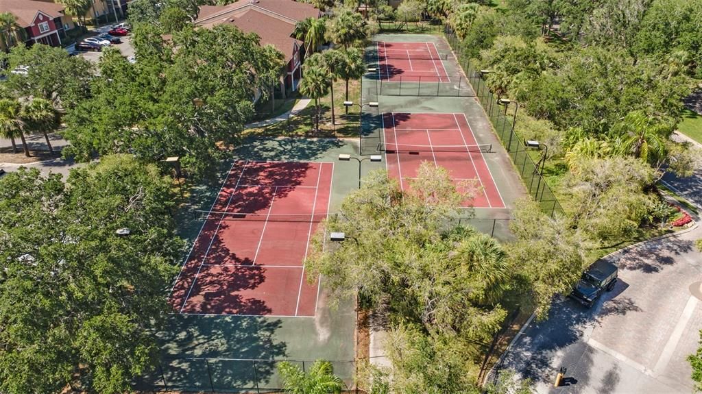 Active With Contract: $385,000 (3 beds, 2 baths, 1402 Square Feet)