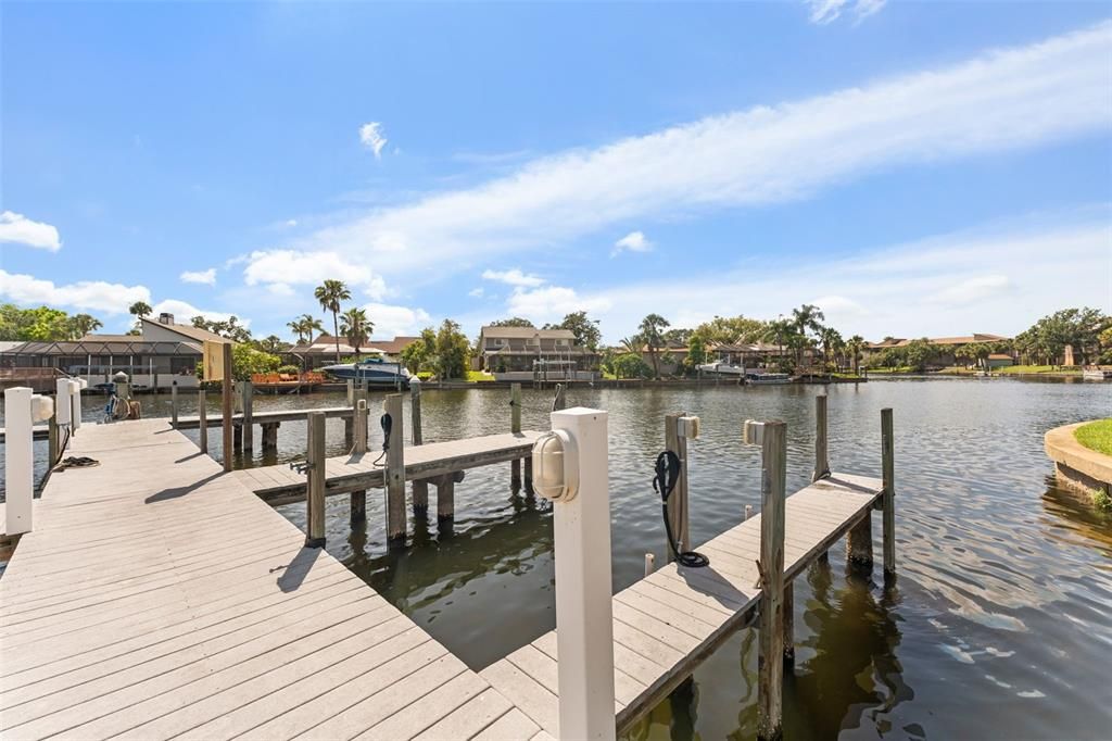 Active With Contract: $385,000 (3 beds, 2 baths, 1402 Square Feet)