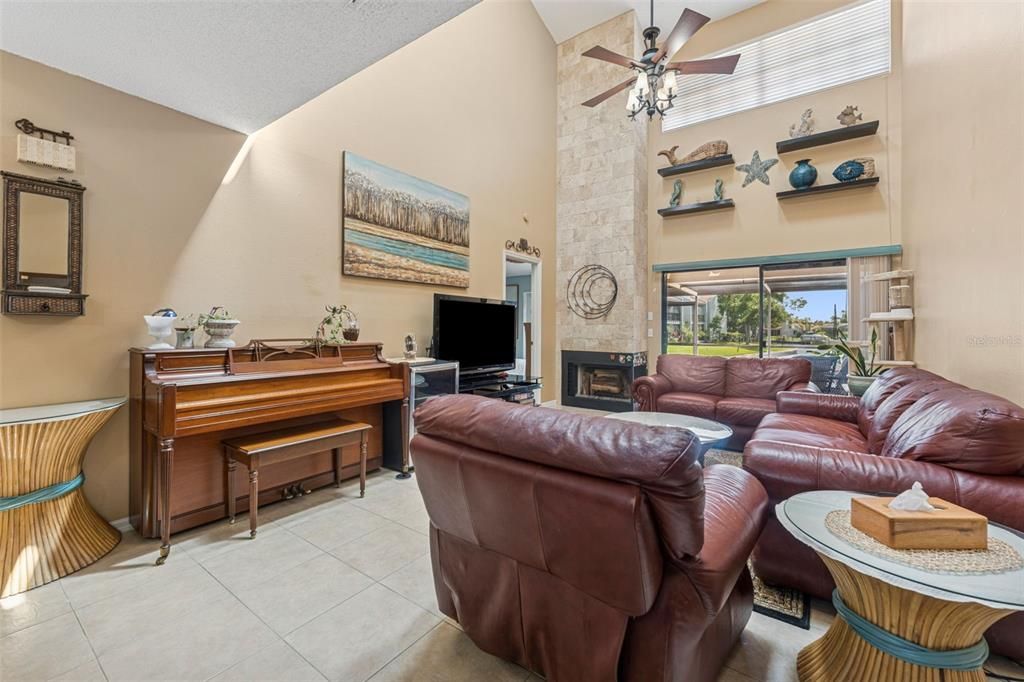 Active With Contract: $385,000 (3 beds, 2 baths, 1402 Square Feet)