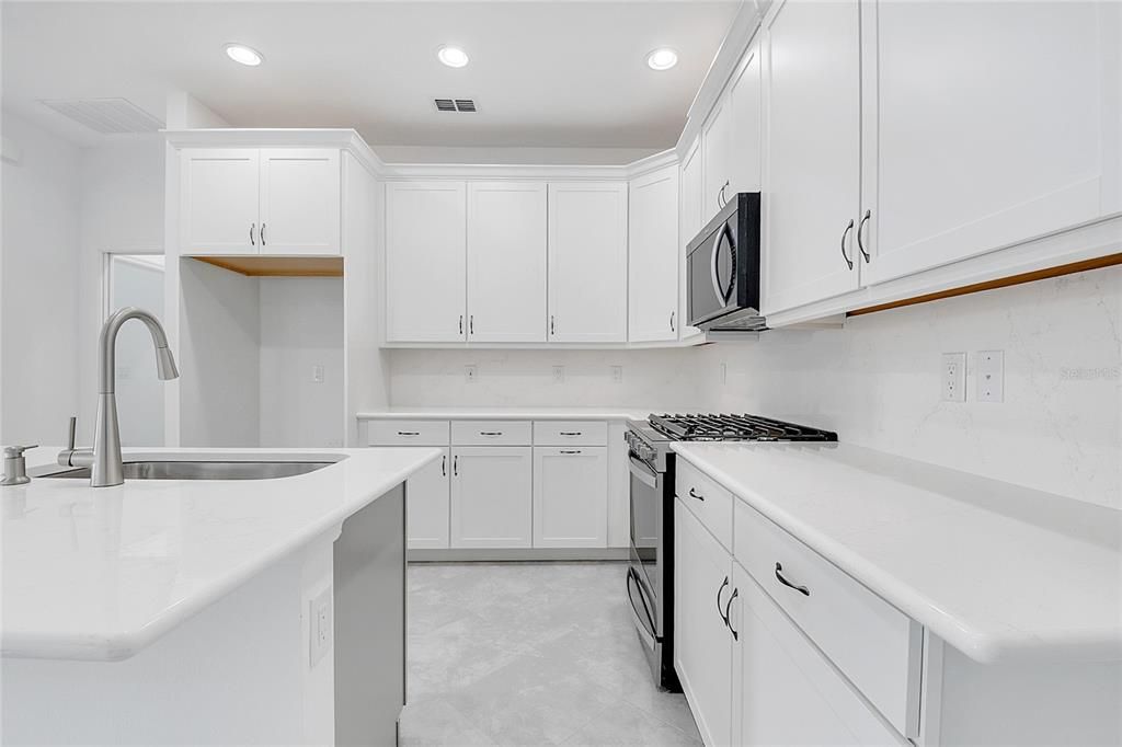 出租: $2,950 (2 贝兹, 2 浴室, 1565 平方英尺)