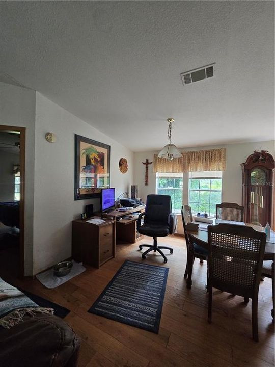 For Sale: $350,000 (3 beds, 2 baths, 1620 Square Feet)