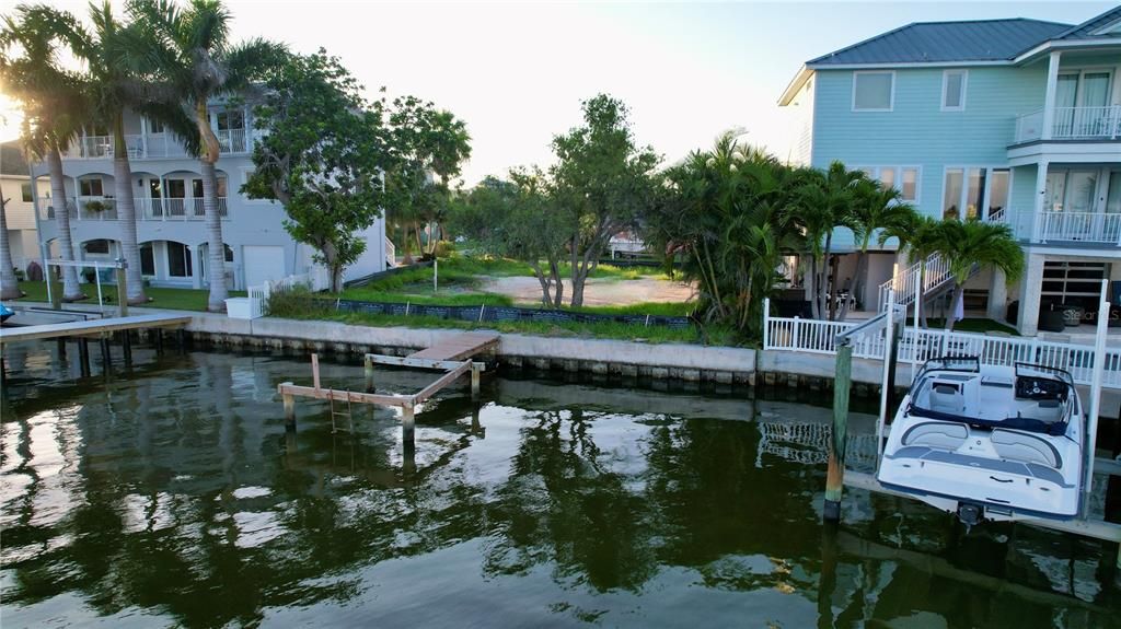 На продажу: $699,000 (0.09 acres)