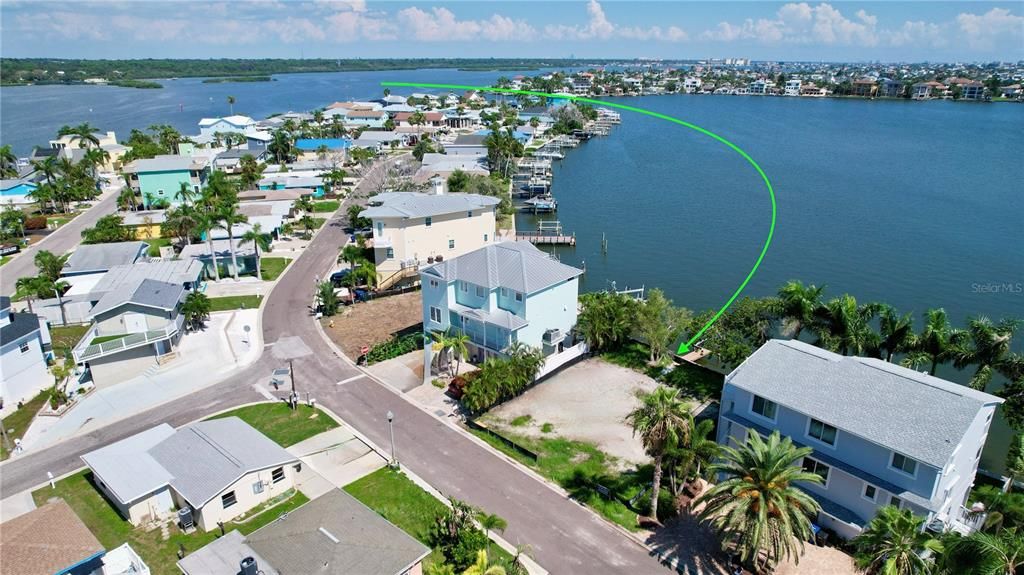 На продажу: $699,000 (0.09 acres)