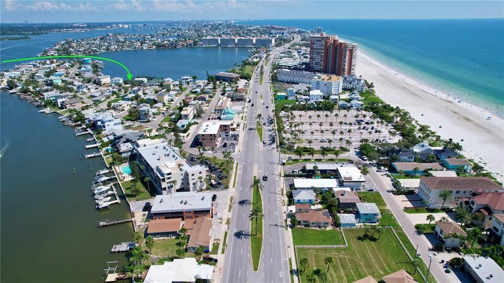 На продажу: $699,000 (0.09 acres)