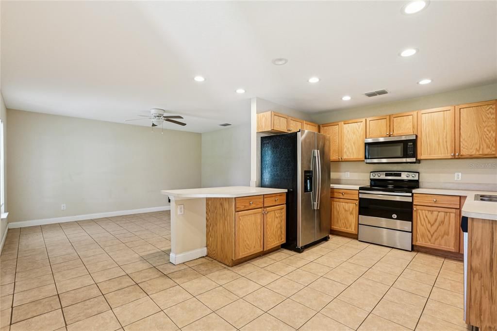 待售: $220,000 (3 贝兹, 2 浴室, 1000 平方英尺)