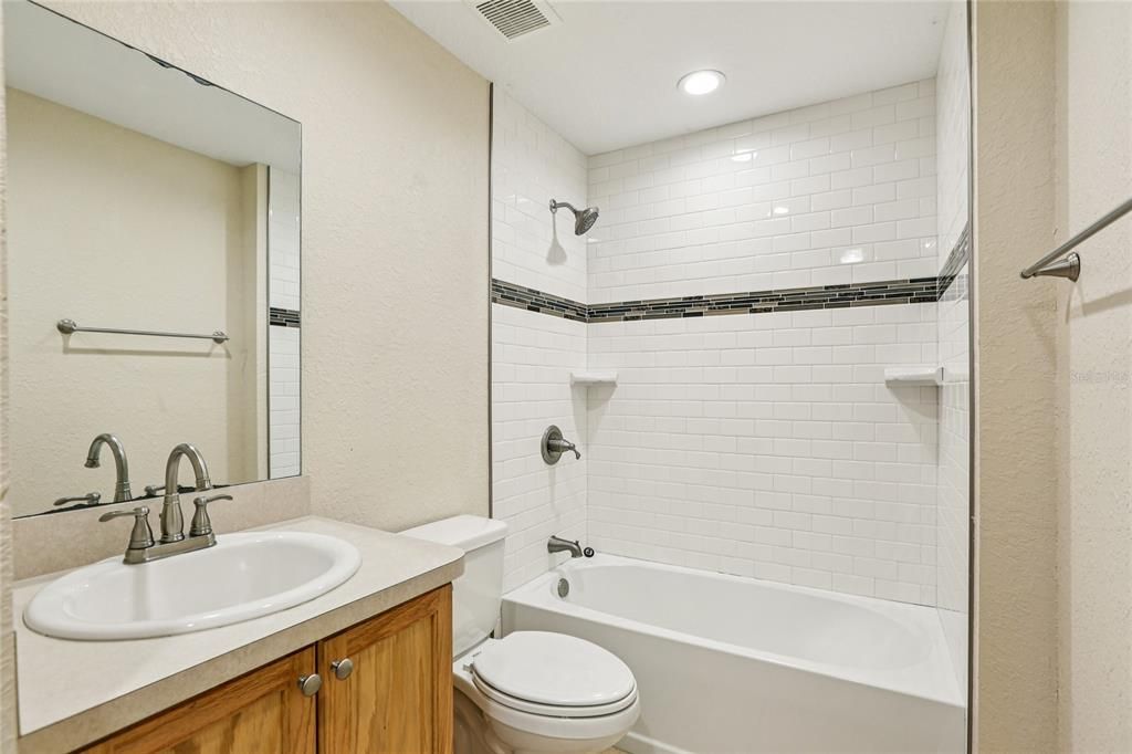 待售: $220,000 (3 贝兹, 2 浴室, 1000 平方英尺)