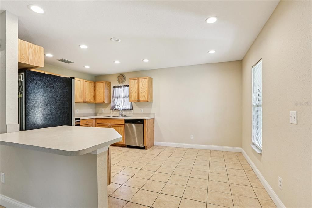 待售: $220,000 (3 贝兹, 2 浴室, 1000 平方英尺)