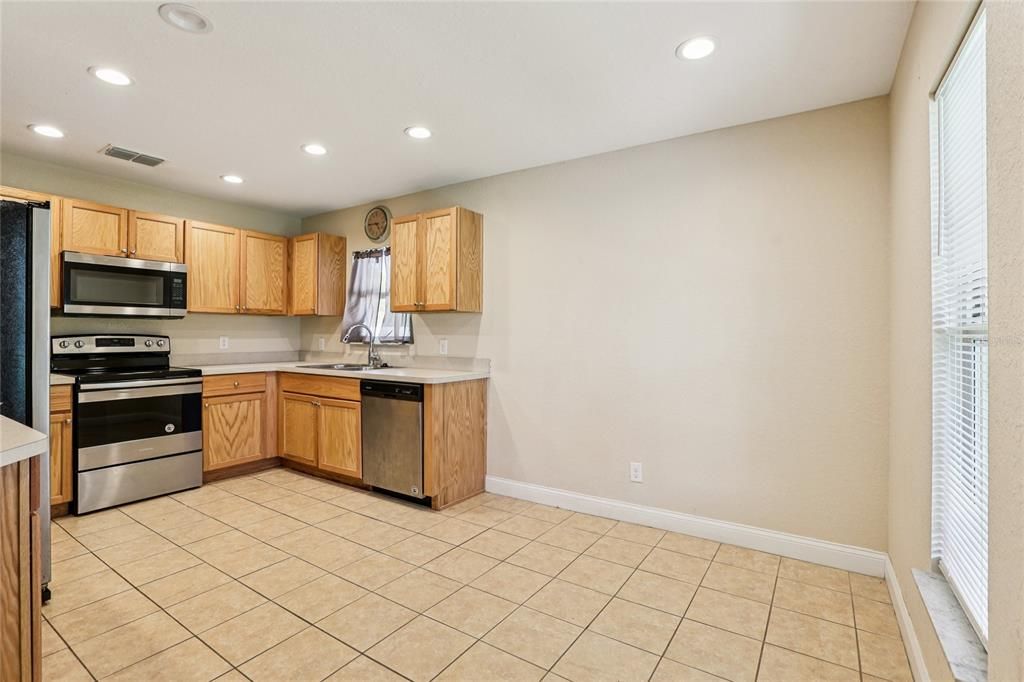 待售: $220,000 (3 贝兹, 2 浴室, 1000 平方英尺)