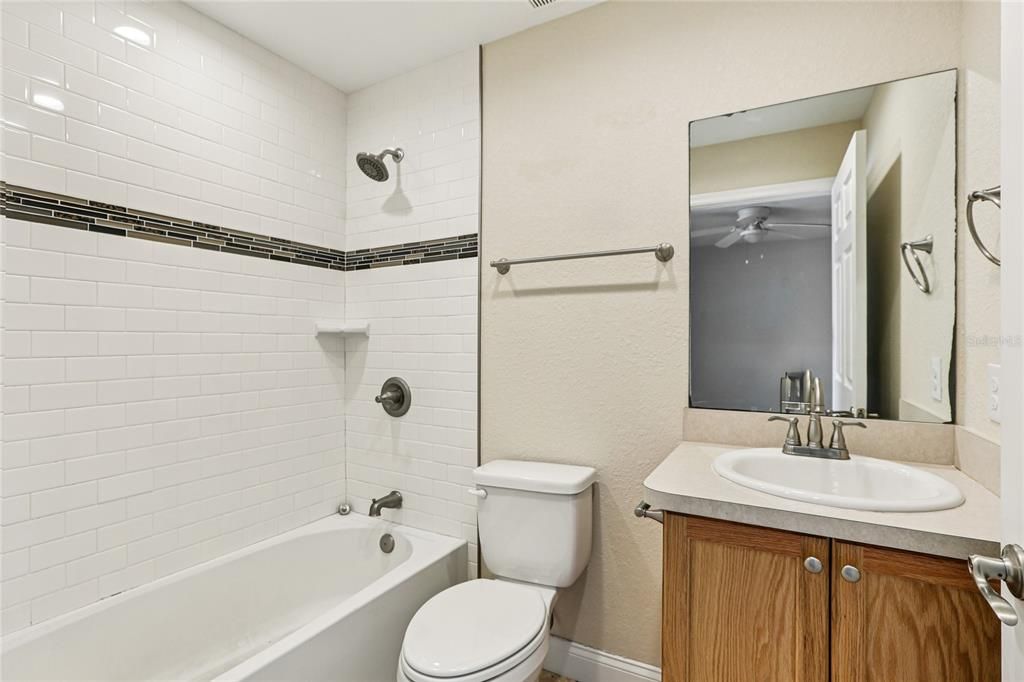 待售: $220,000 (3 贝兹, 2 浴室, 1000 平方英尺)