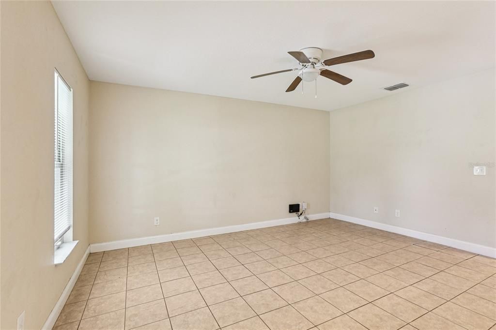 待售: $220,000 (3 贝兹, 2 浴室, 1000 平方英尺)