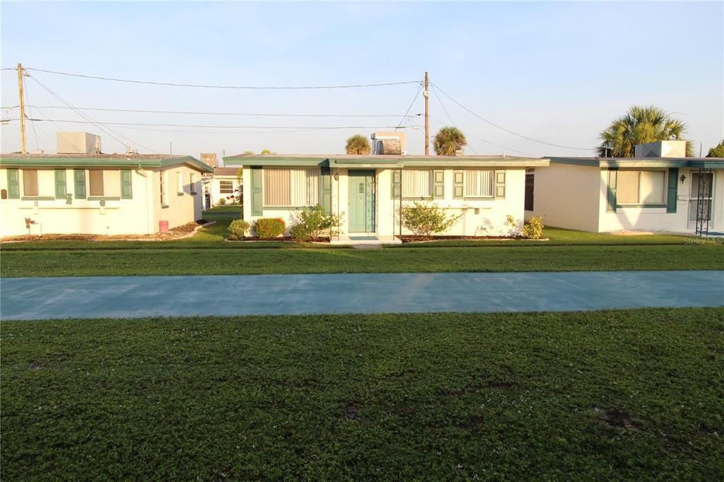 出租: $1,500 (1 贝兹, 1 浴室, 834 平方英尺)