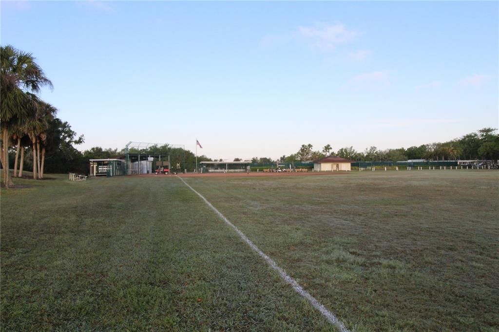 出租: $1,500 (1 贝兹, 1 浴室, 834 平方英尺)