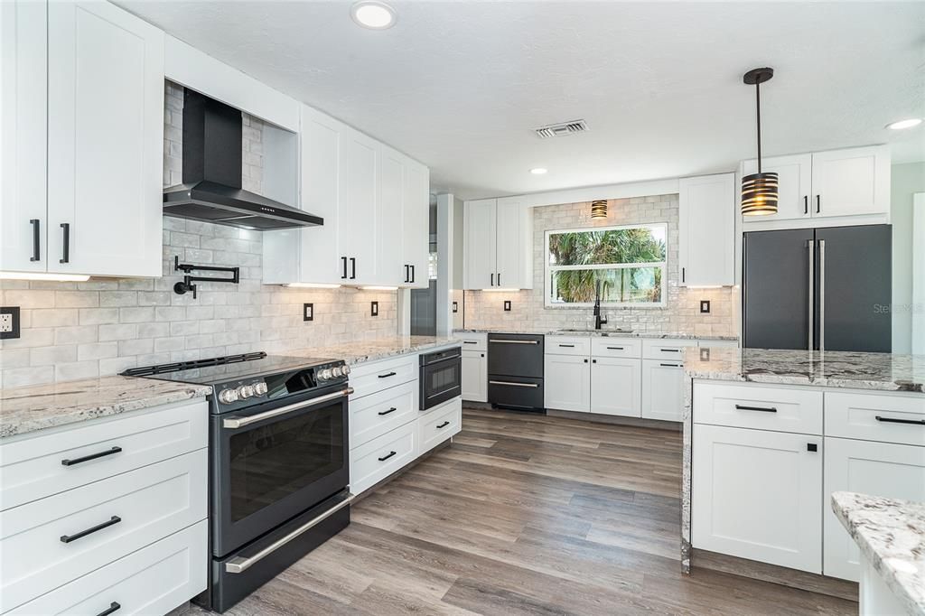 待售: $1,699,000 (3 贝兹, 2 浴室, 2392 平方英尺)