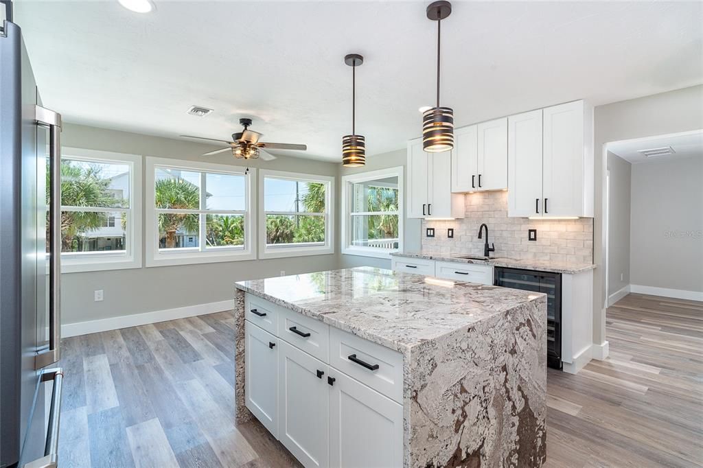 待售: $1,699,000 (3 贝兹, 2 浴室, 2392 平方英尺)