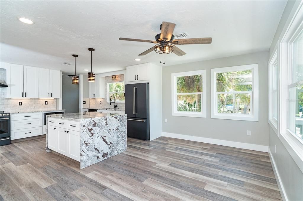 待售: $1,699,000 (3 贝兹, 2 浴室, 2392 平方英尺)