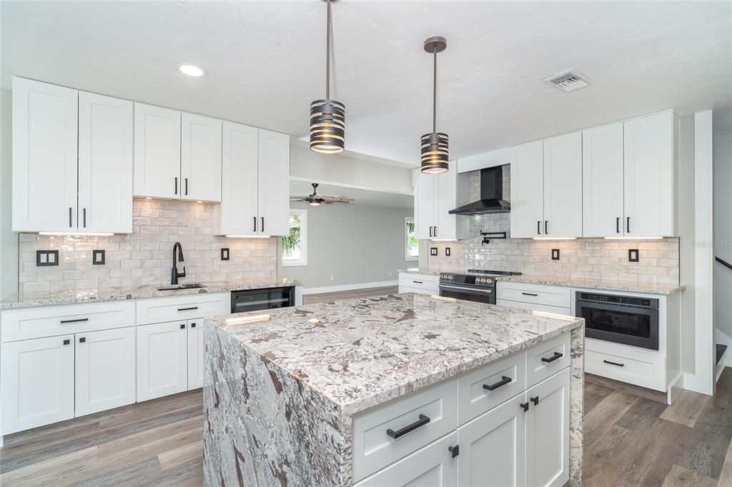 待售: $1,699,000 (3 贝兹, 2 浴室, 2392 平方英尺)