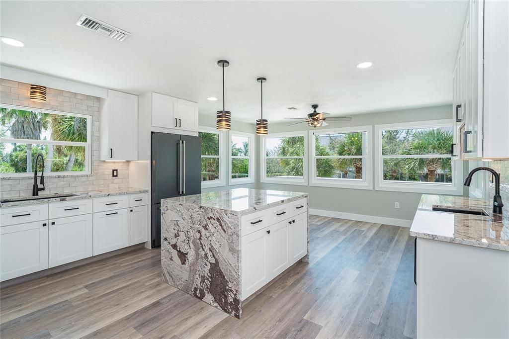 待售: $1,699,000 (3 贝兹, 2 浴室, 2392 平方英尺)