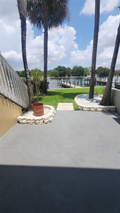 合同活跃: $215,000 (1 贝兹, 1 浴室, 846 平方英尺)