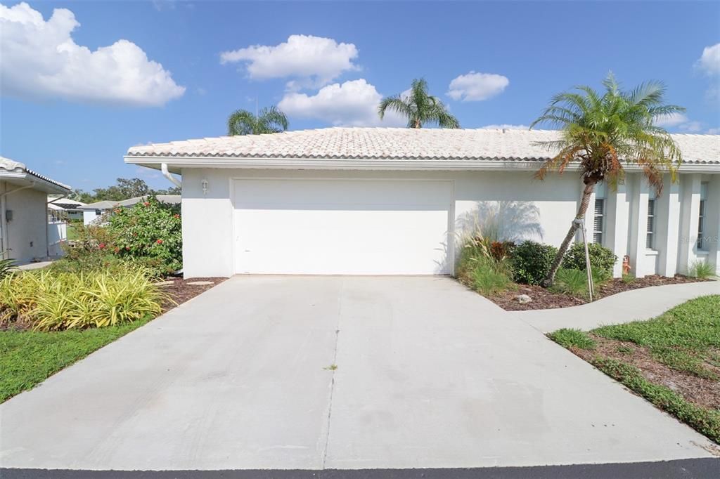 For Rent: $3,800 (2 beds, 2 baths, 1189 Square Feet)