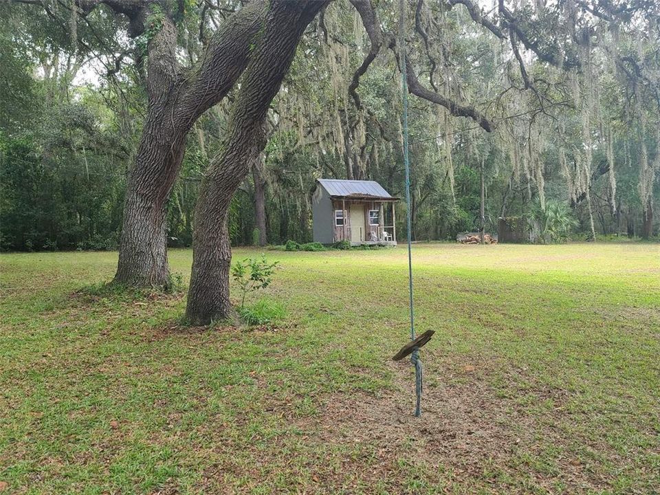 Под контрактом: $349,999 (3 спален, 2 ванн, 3240 Квадратных фут)