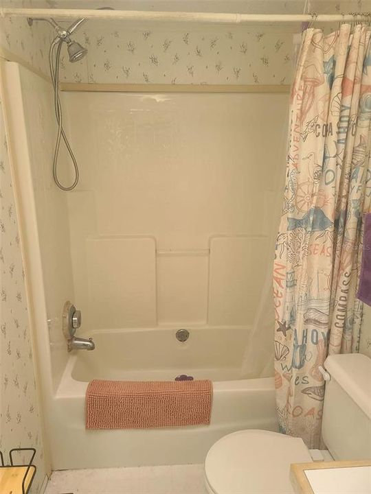 Под контрактом: $349,999 (3 спален, 2 ванн, 3240 Квадратных фут)