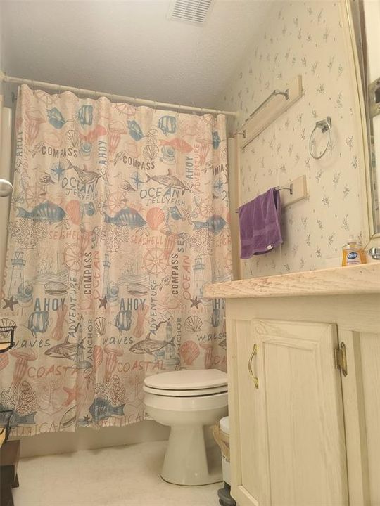 Под контрактом: $349,999 (3 спален, 2 ванн, 3240 Квадратных фут)