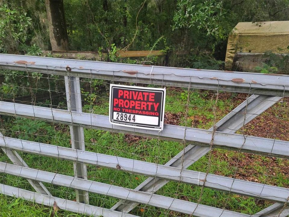 Под контрактом: $349,999 (3 спален, 2 ванн, 3240 Квадратных фут)