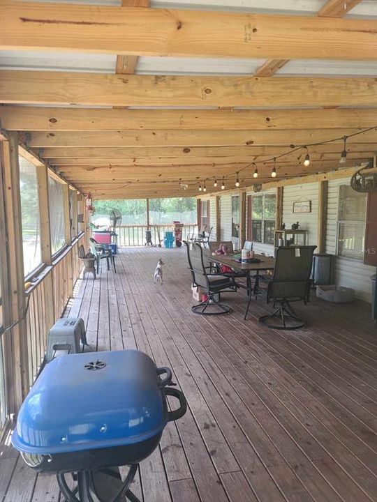 Под контрактом: $349,999 (3 спален, 2 ванн, 3240 Квадратных фут)