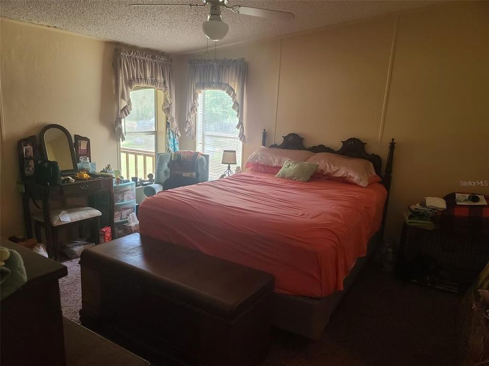 Под контрактом: $349,999 (3 спален, 2 ванн, 3240 Квадратных фут)