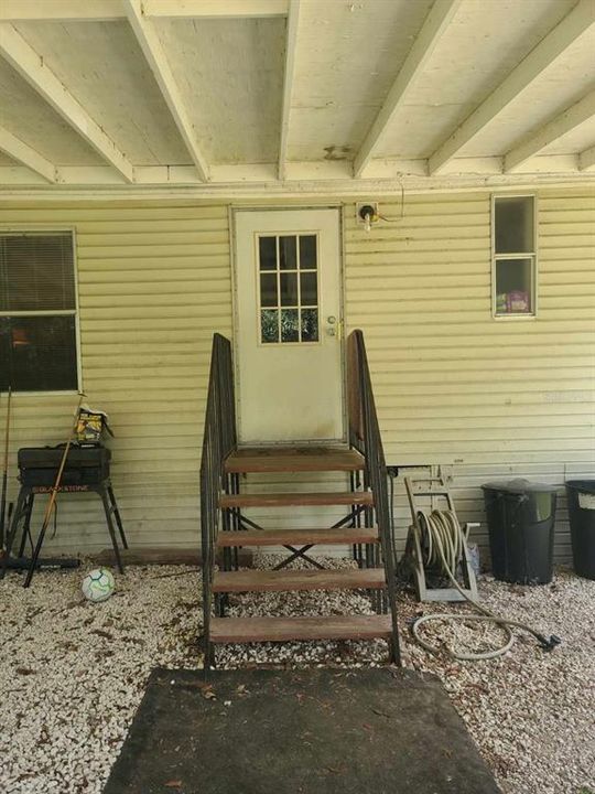 Под контрактом: $349,999 (3 спален, 2 ванн, 3240 Квадратных фут)