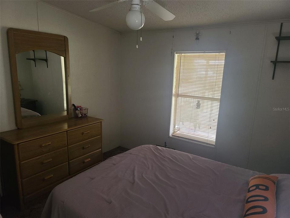 Под контрактом: $349,999 (3 спален, 2 ванн, 3240 Квадратных фут)