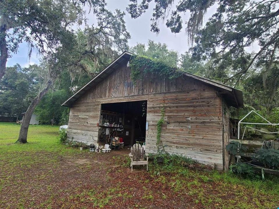 Под контрактом: $349,999 (3 спален, 2 ванн, 3240 Квадратных фут)